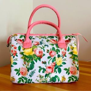 2/30$ 🛍️ Floral utility hand bag